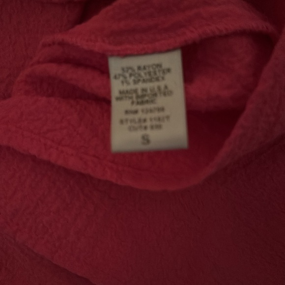 Fuchsia Flowing Top in size S. Very comfortable for hot weather - Picture 5 of 5